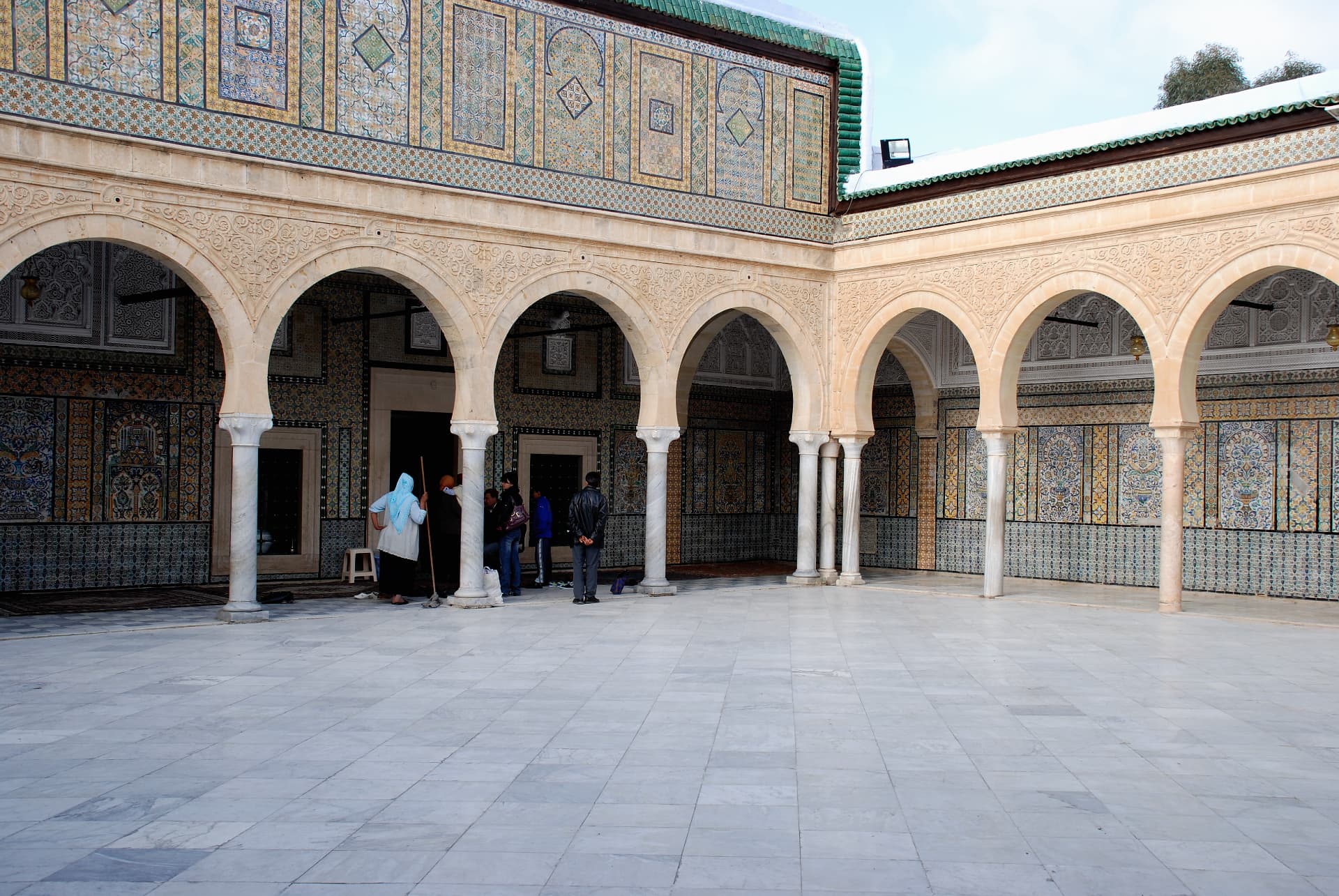 Arkadenhof der Moschee des Barbiers